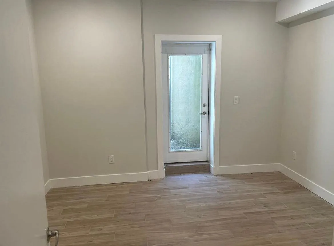 3 bed, 1100 sqft, $1,950 — Photo 3