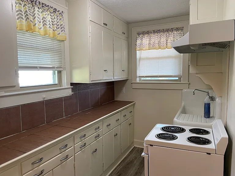 2204 Richland Ave — Photo 7