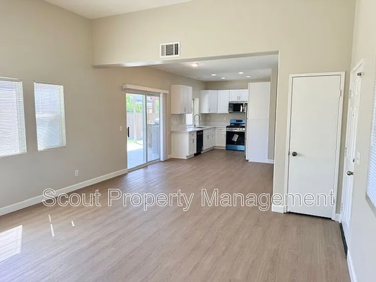 43174 Teramo St — Photo 4