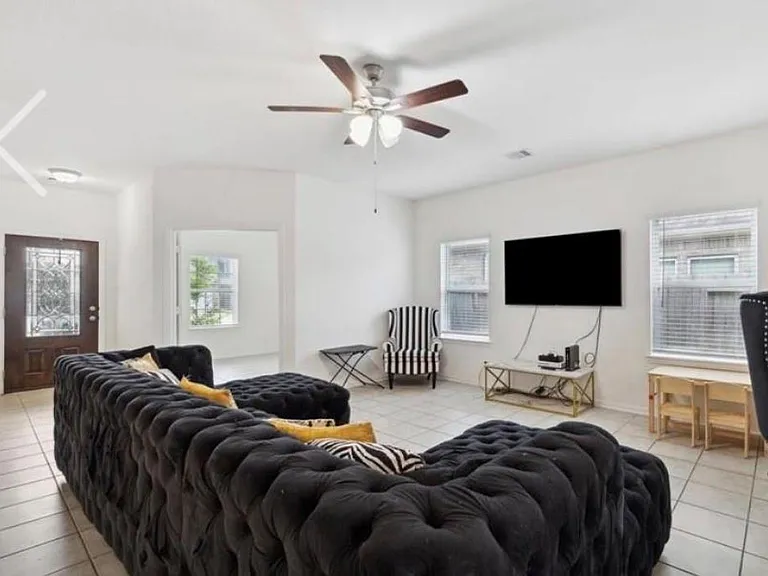 8711 Willet St — Photo 3