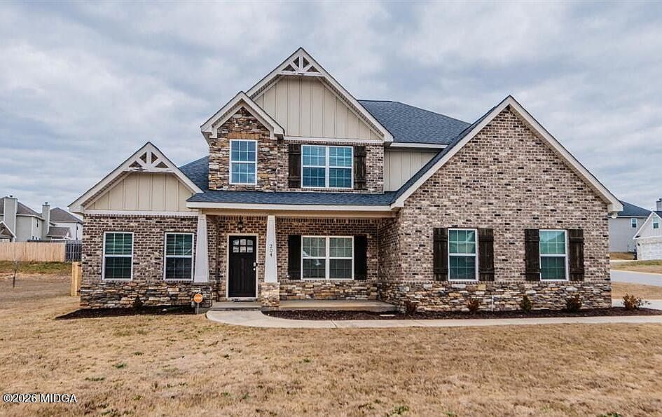 1st image of 204 Amberley Ct