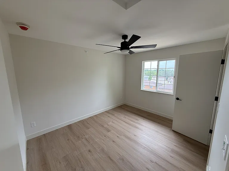 927 Boston Way #7 — Photo 9