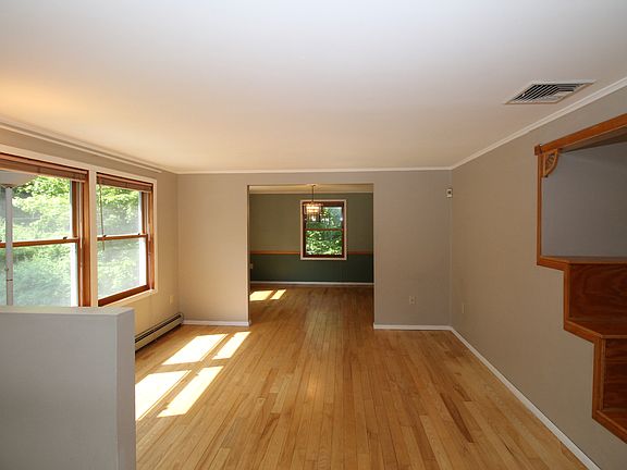 4th image of 37 Gordon Ave