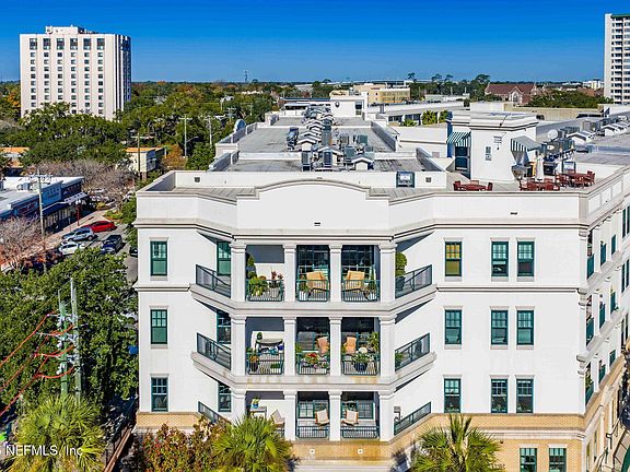 2nd image of 1661 RIVERSIDE Avenue #214