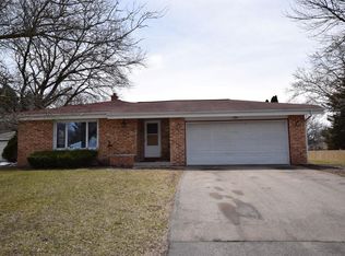W234N6112 Tulip Ln, Sussex, WI 53089