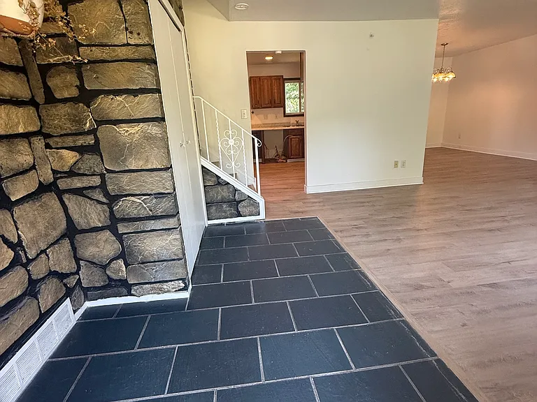 6580 Forest Glen Ave — Photo 5