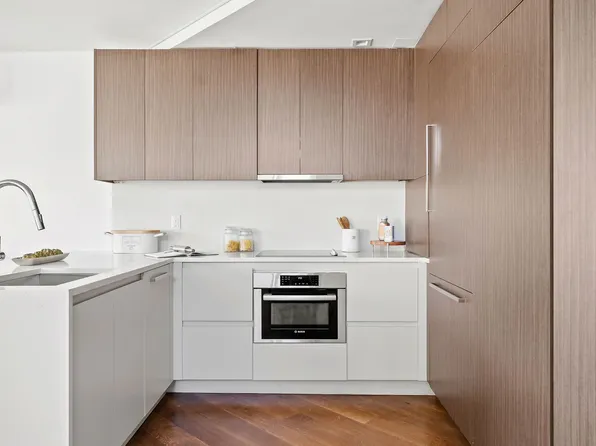 553 West 182nd Street image 3 of 11