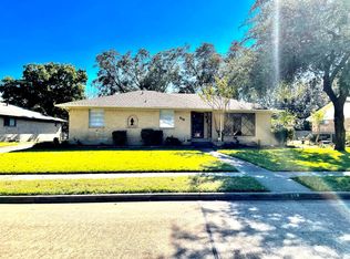 818 Worcester Ln, Garland, TX 75040