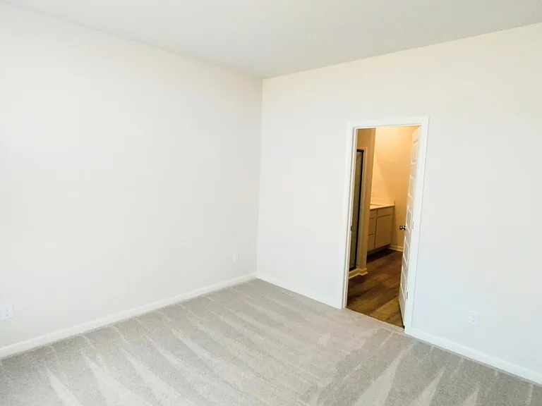 689 Birdie Dr — Photo 5