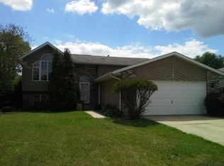 1401 W 97th Pl, Crown Point, IN 46307