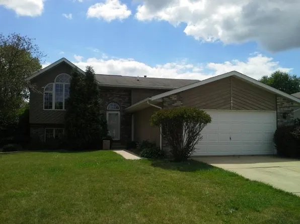 1401 W 97th Pl, Crown Point, IN 46307