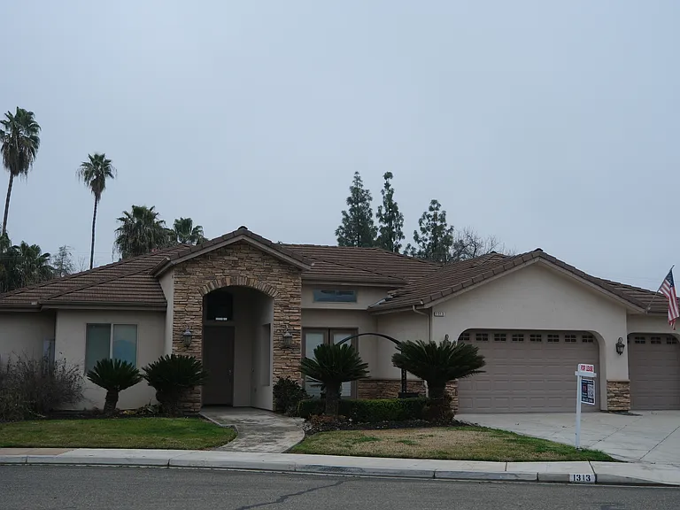 1313 Jordan Ave — Photo 3