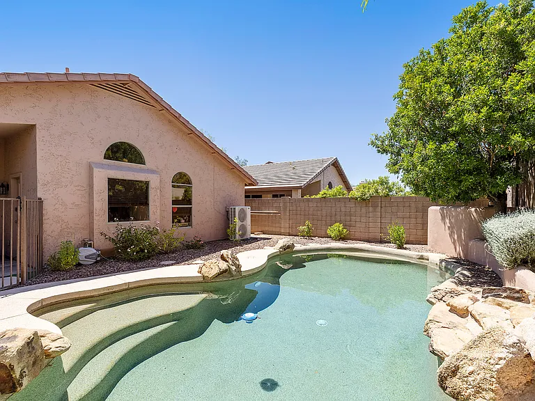 4704 E Weaver Rd — Photo 68