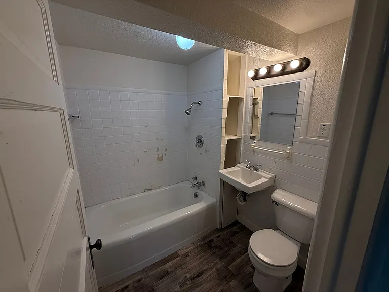 513 Sims St — Photo 9