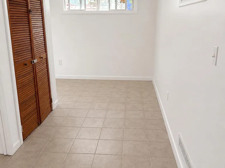 89th Ave — Photo 3