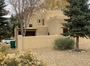 330 Salazar Rd, Taos, NM 87571