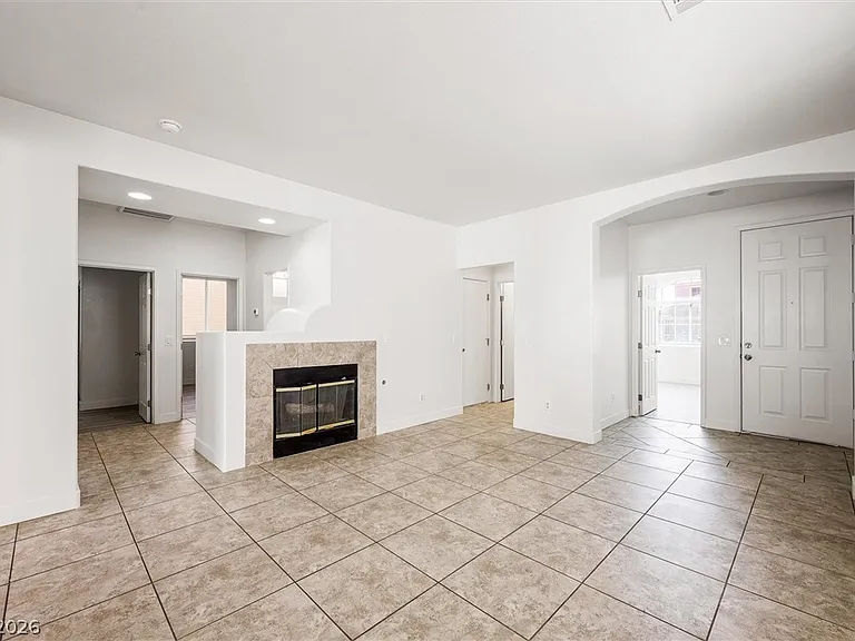 5618 Indian Springs St — Photo 4