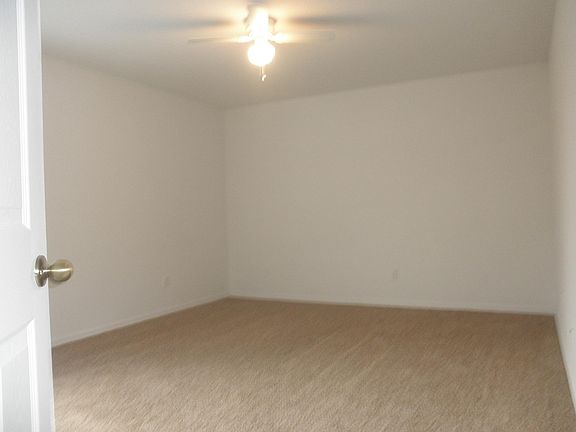 4th image of 15611 Galbi Dr