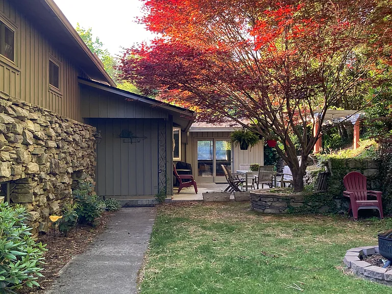 298 Town Mountain Rd — Photo 33