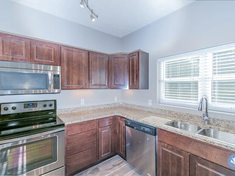 3020 S 72nd St — Photo 16