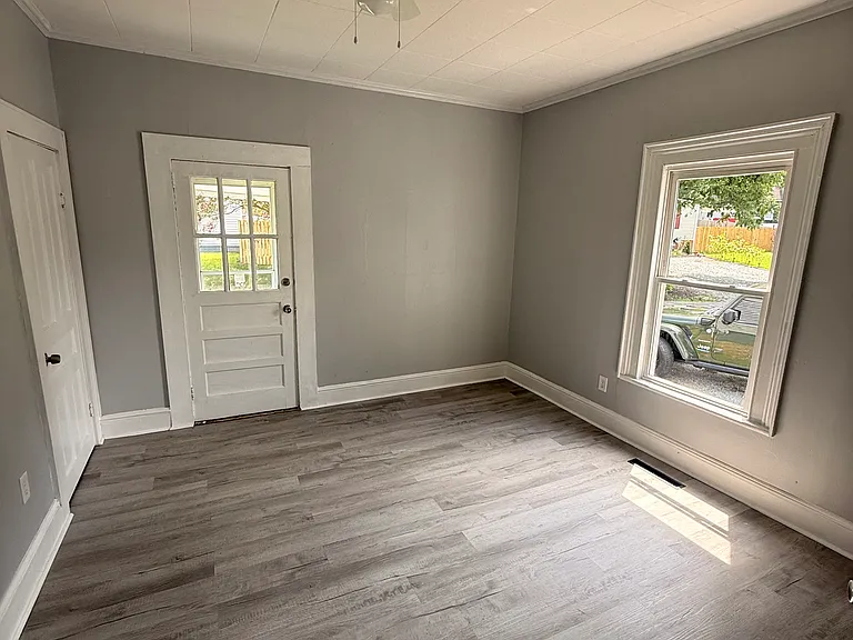518 Lakeside Ave — Photo 28