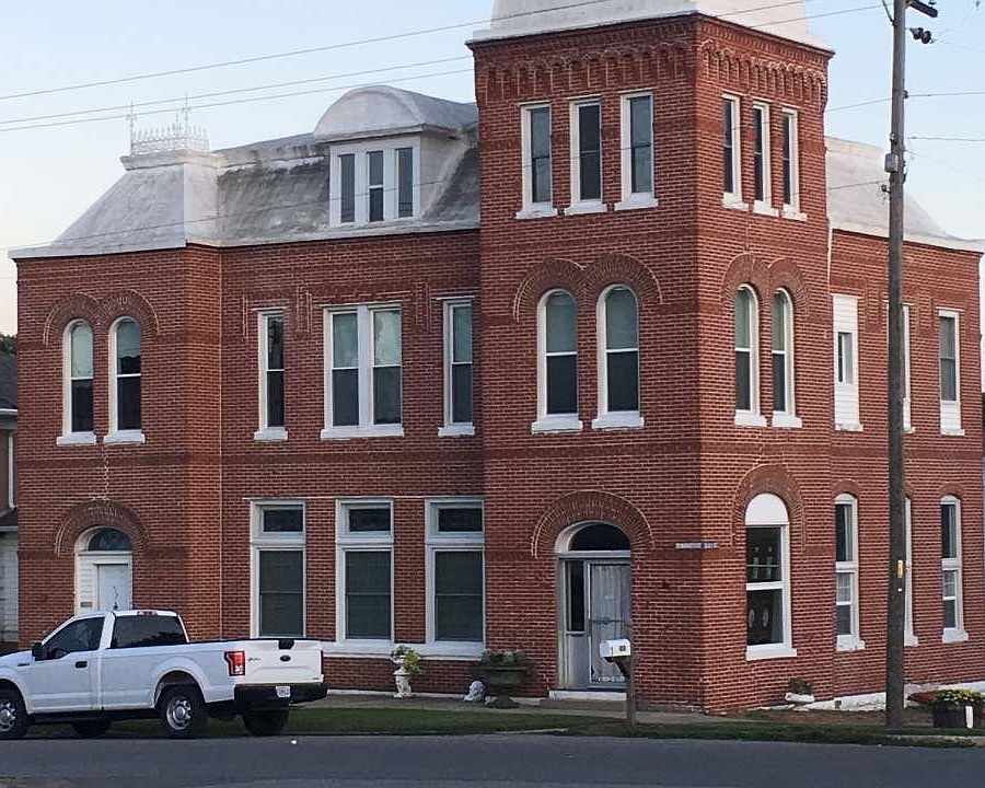 2nd image of 410 W Market St