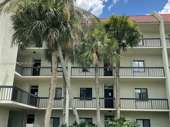 3050 Presidential Way APT 403, West Palm Beach, FL 33401