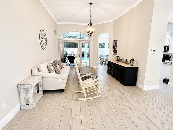 4th image of 3144 E Floral Way