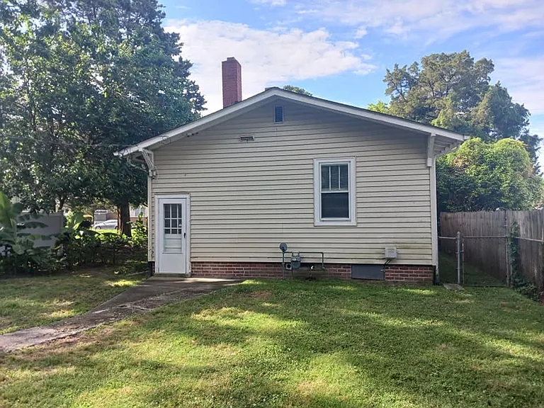 305 Old Point Ave — Photo 14