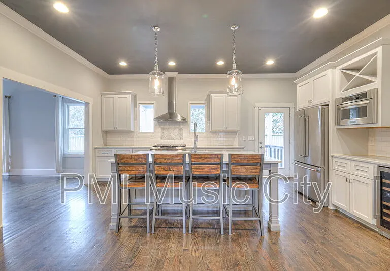 1537B Battlefield Dr — Photo 2