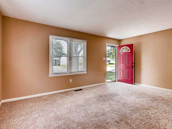 5th image of 1754 S Parker Dr