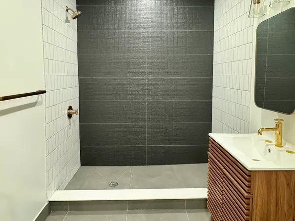 1853 Cornelia Street image 7 of 11