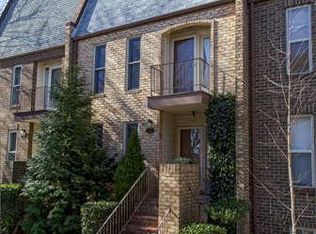 1743 Cy Ct, Vienna, VA 22182