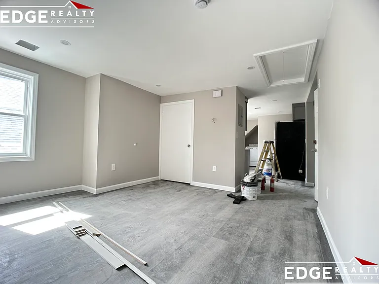 16 Long Ave #3 — Photo 6