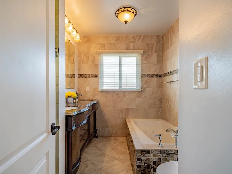 8538 Remick Ave — Photo 17