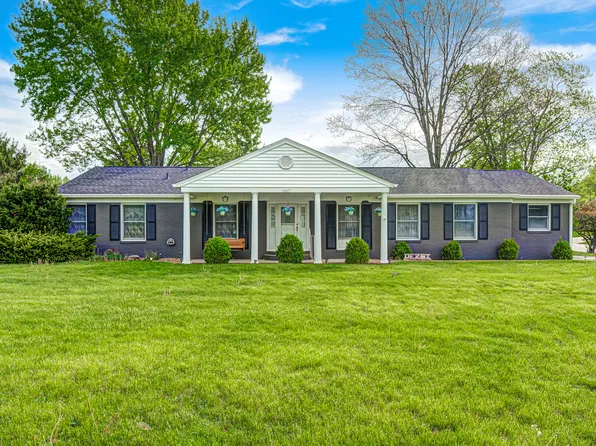 2017 Fairway Dr, Greencastle, IN 46135
