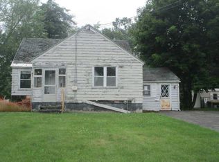 130 Van Mara Dr, North Syracuse, NY 13212