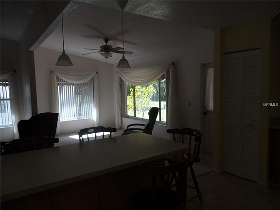 3rd image of 663 Foxwood Blvd