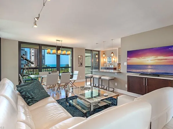 4551 Gulf Shore BLVD N #606, NAPLES, FL 34103