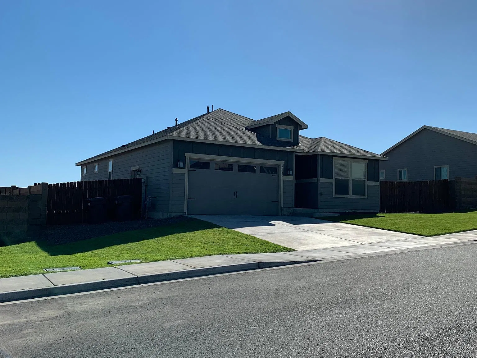 3 bed, 1549 sqft, $2,400 — Photo 1