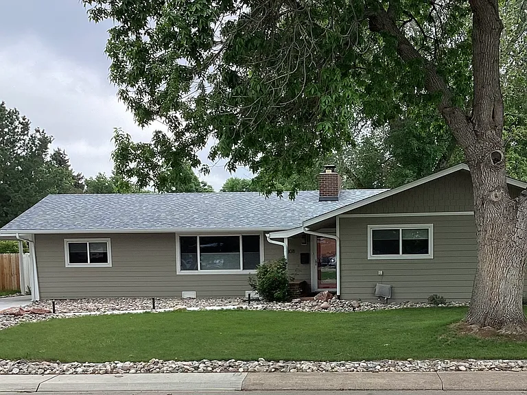 808 E Lake St — Photo 1