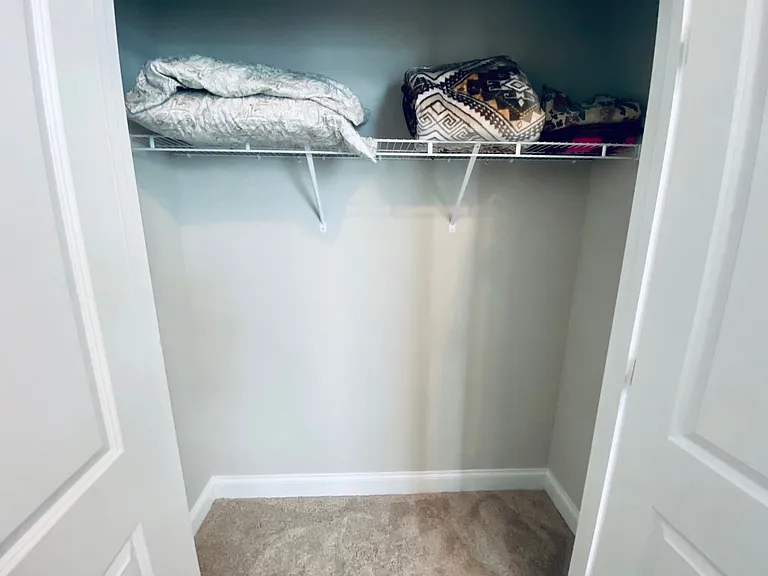 Right bedroom closet_07072021