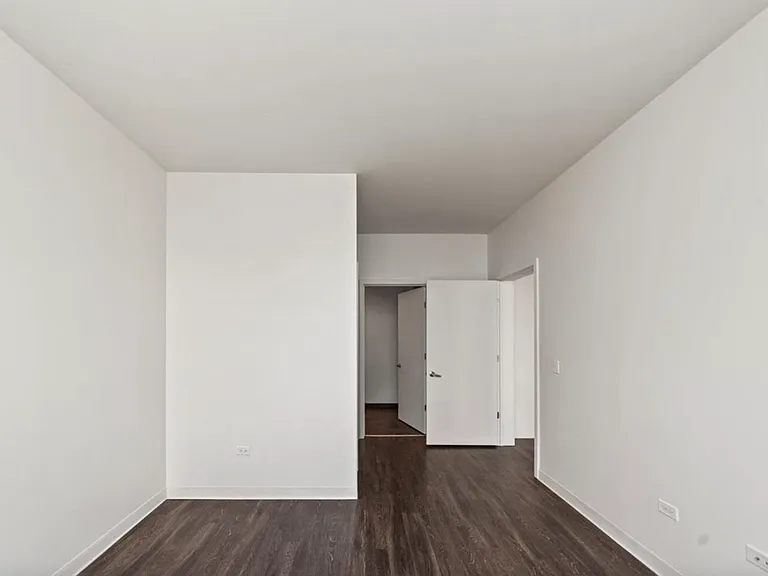 820 N Milwaukee Ave #201 — Photo 9