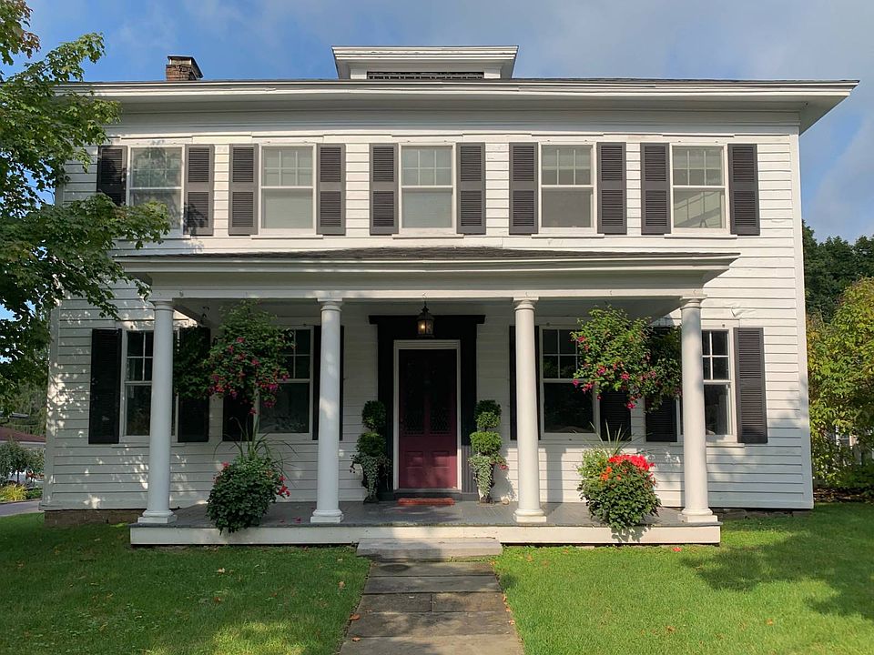 1st image of 110 Pioneer St