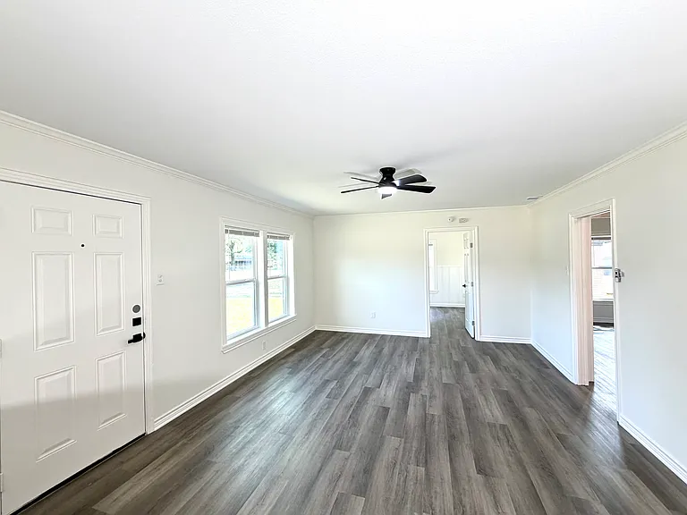 2913 W 4th Ave — Photo 3