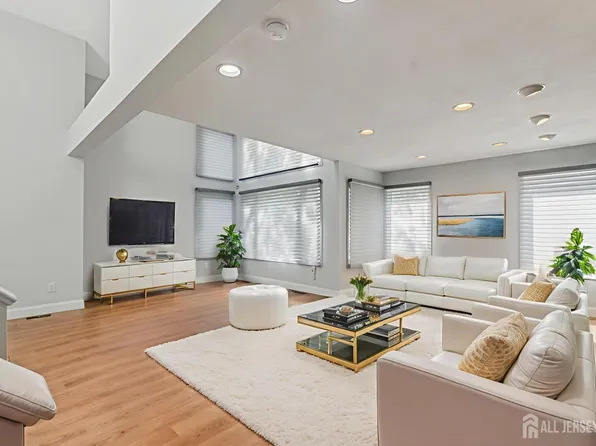 520 Sayre Dr, Princeton, NJ 08540
