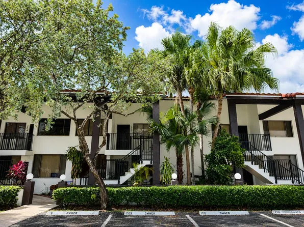 3300 NW 46th Street #104, Oakland Park, FL 33309