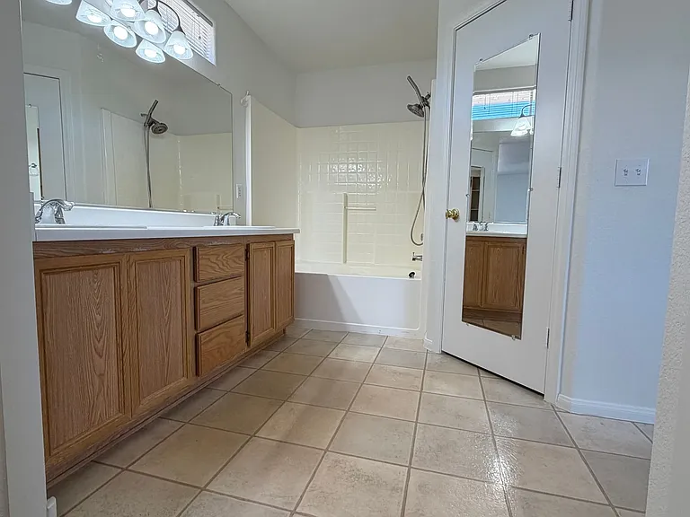 2424 Predera Ave — Photo 36
