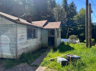 255 Trobitz Rd, Klamath, CA 95548