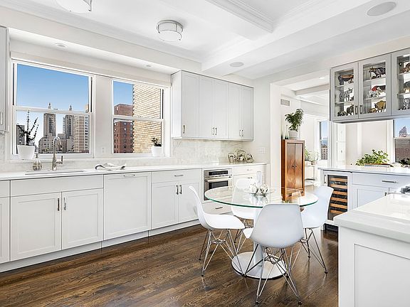 2nd image of 165 W 91st St #15A